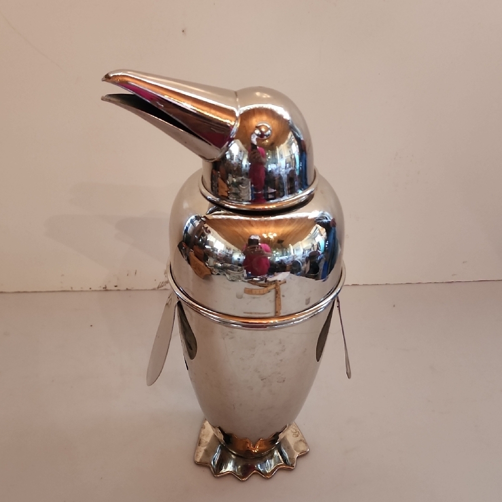 Stainless Steel Penguin Cocktail Shaker. - Picture 9 of 11